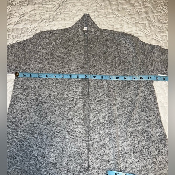 Gray flyaway cardigan - Picture 4 of 8